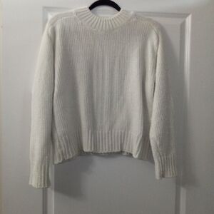 Preppy Cozy Ribbed Crewneck Sweater Elegant White Pullover Sweater Size Large